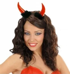 Duivelshoorntjes Met Zwarte Maraboe Voor Halloween