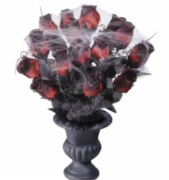 Halloweenaccessoires Vaas Met 15 Rode Rozen En Spinneweb