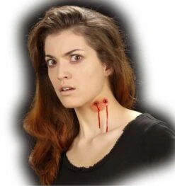 Nep Wonden Voor Halloween, Dit Is De Vampieren Beet